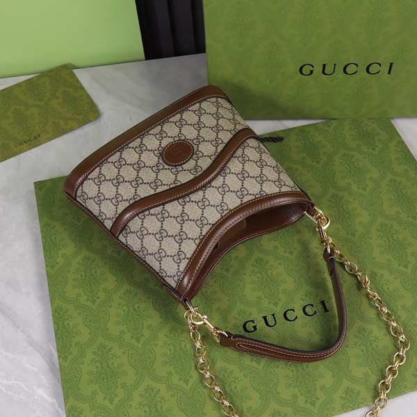 グッチバッグ角部分ディテール